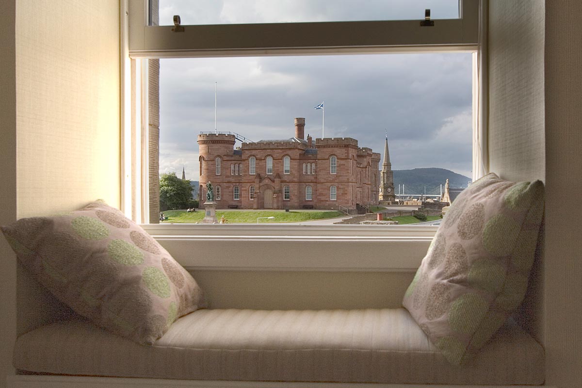 Stone villa for up to 9 close to River Ness in Inverness, Scotland: Dunvegan-Inverness